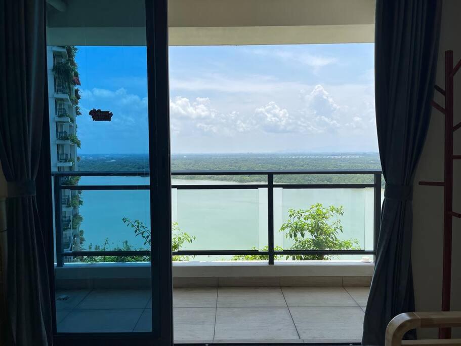 Forest Sea View Gelang Patah